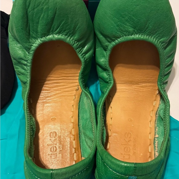 Tieks Clover Green Leather Flats - Picture 6 of 7